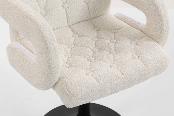 FOTEL HR8404N KREMOWY BARANEK CZARNA PODSTAWA